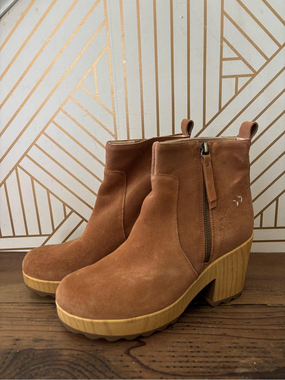 Dr. Scholl's Tan Suede Platform Ankle Booties